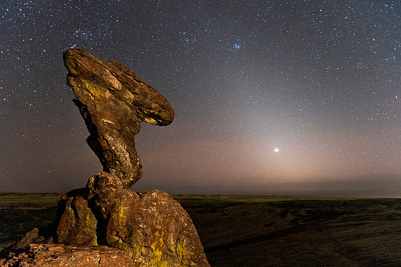 Balanced Rock Zodiacal Light